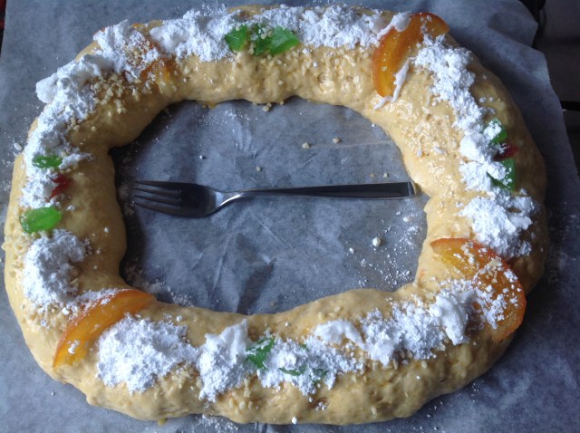 Roscón de masa madre decorado
