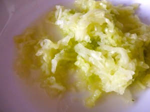 Pepino rallado con sal