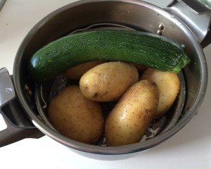 Preparando las verduras al vapor