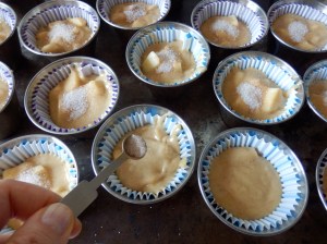 Espolvoreando azúcar