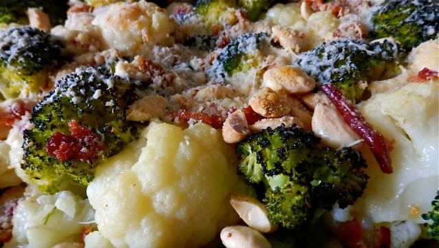 Coliflor y brécol con almendras