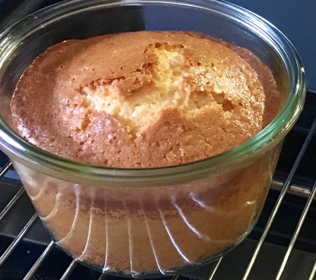 Bizcocho recién horneado antes de envasar